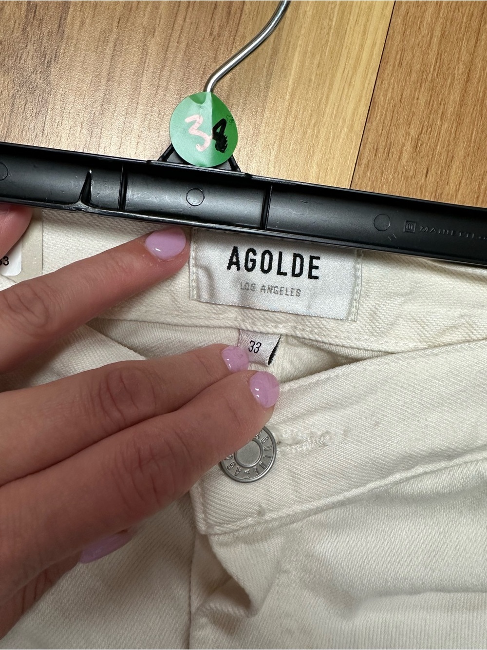 NWT Agolde Dame High Rise Baggy Cuff Shorts - Fortune Cookie color - Picture 2 of 4
